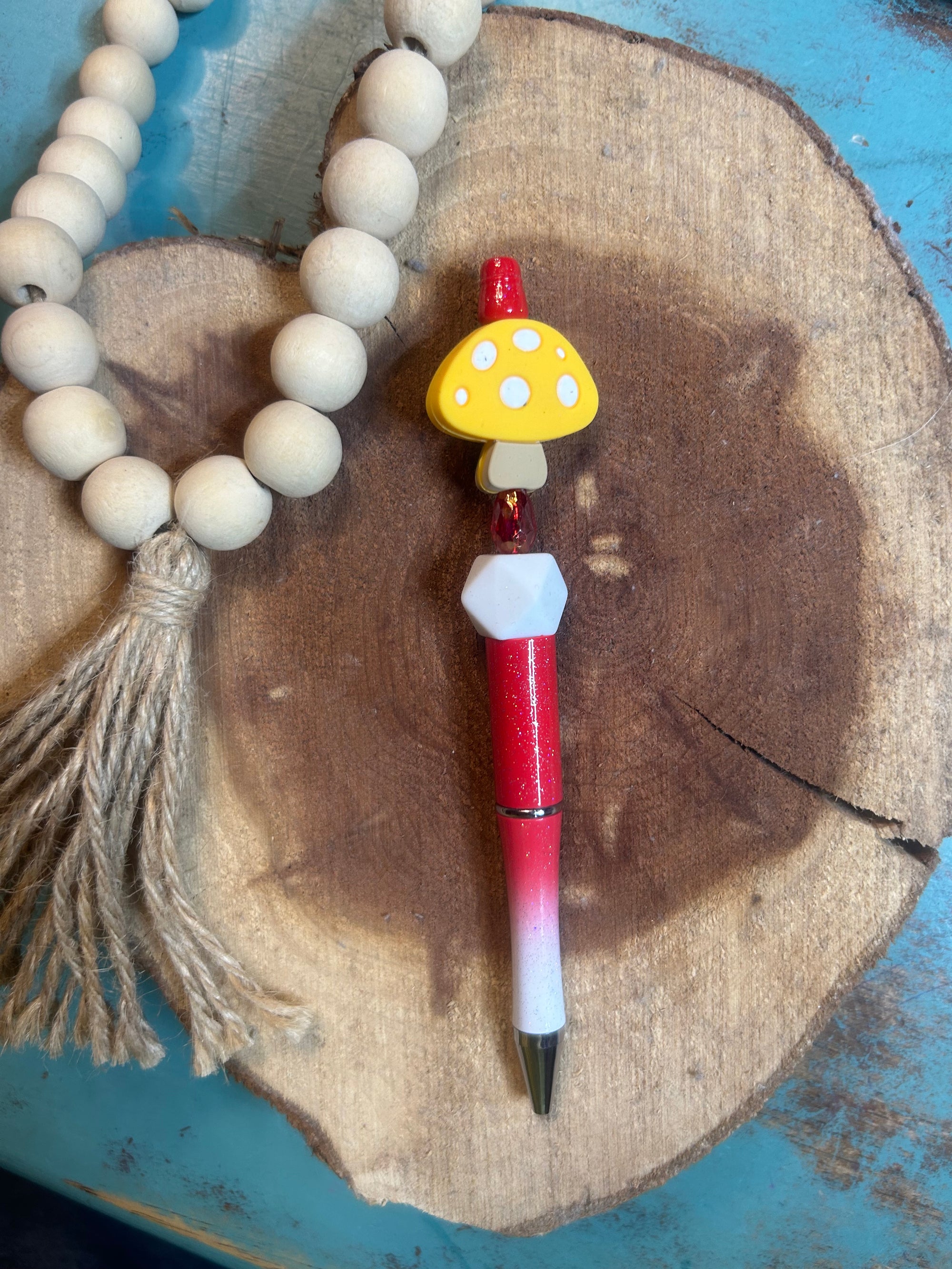 Red & White Glitter Ombre Pen Yellow Mushroom
